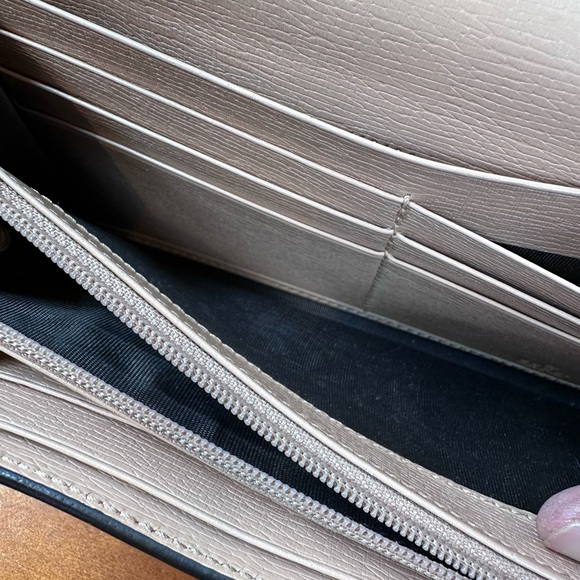 Auth Gucci Flora Leather Beige X
Multicolor Long Wallet W/Box - Picture 12 of 16